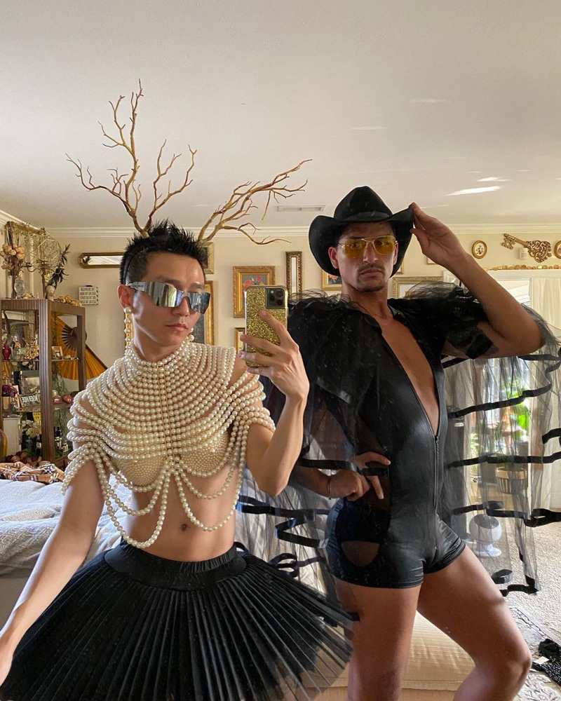 2023.02 Customer Appreciation Blog @kinghtut Two photos: group of volunteers with Mariposas Sin Fronteras, and volunteers doing yardwork