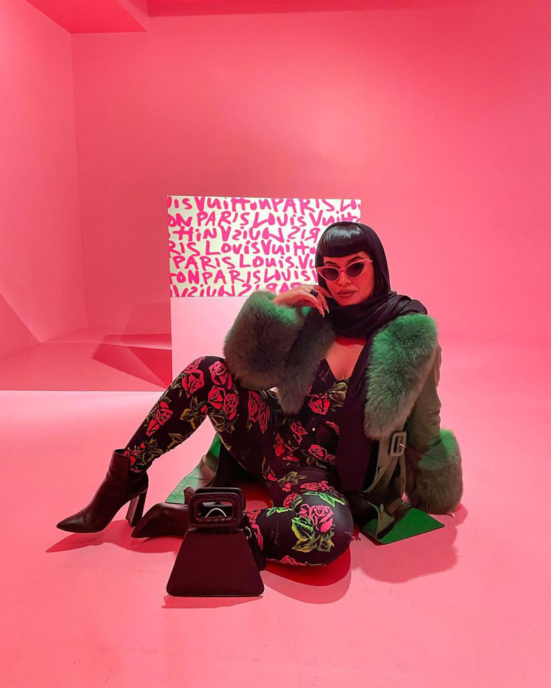 2023.02 Customer Appreciation Blog @vintagevandal_3 Two photos: group of volunteers with Mariposas Sin Fronteras, and volunteers doing yardwork